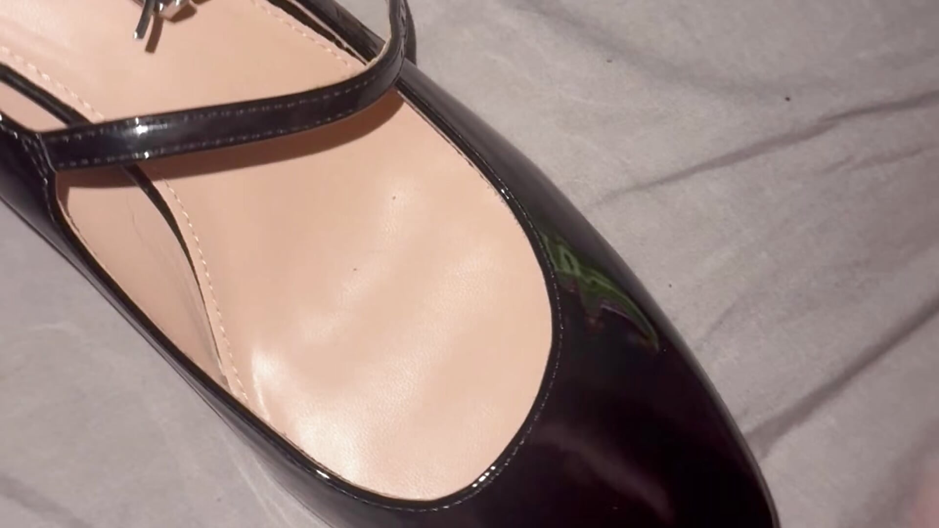 Cum over new black patent chunky heels - video van fortheloveofheels74 cam-model