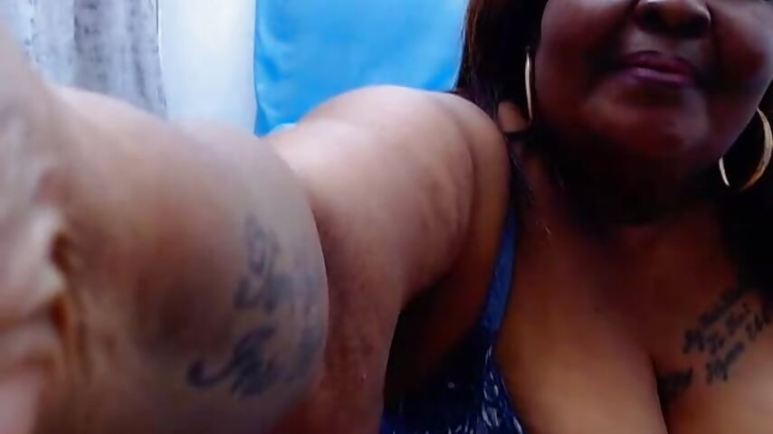 MILF FAT PUSSY – video modela na kameri MatureMilfxxx