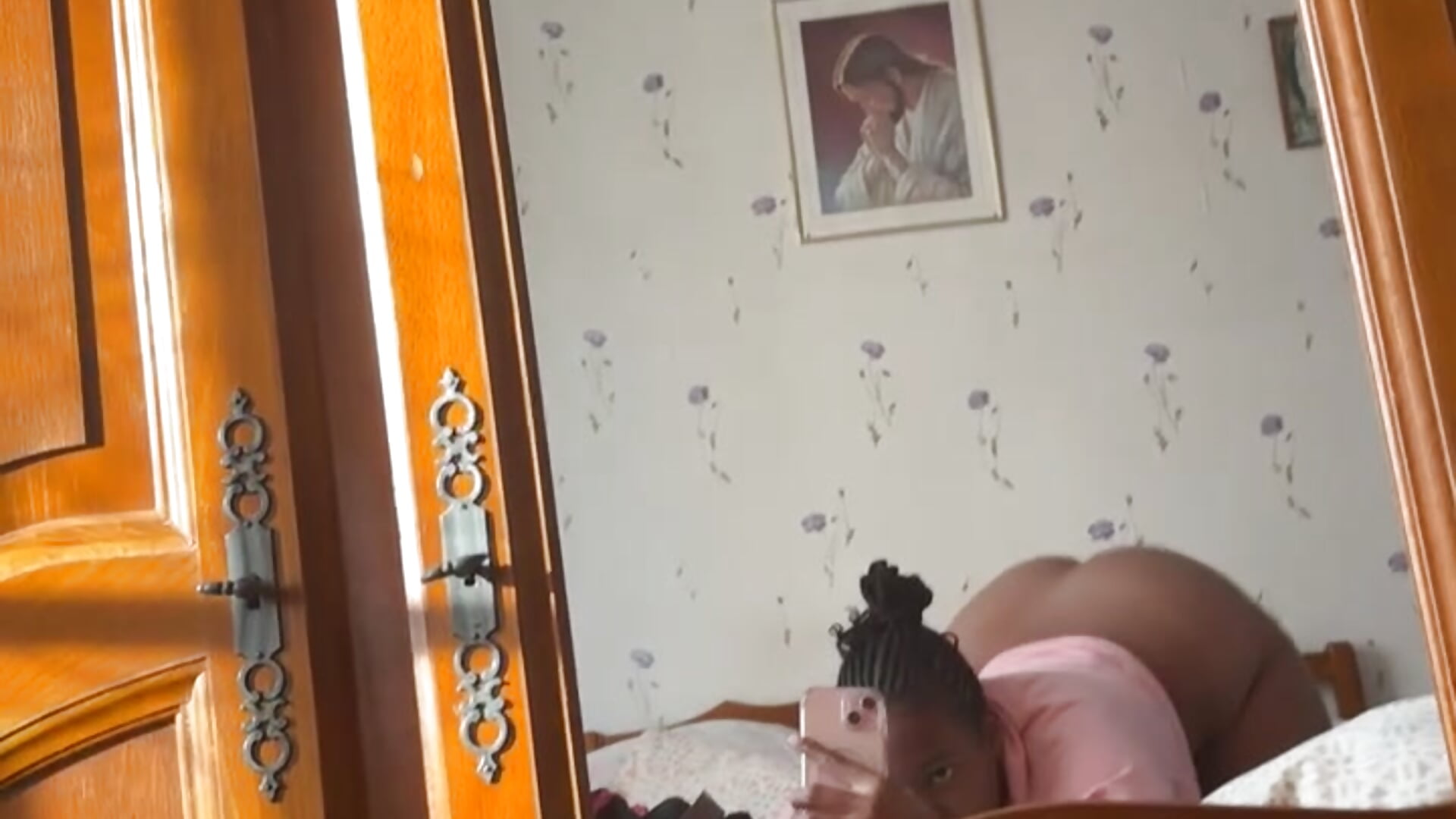 4BF8F67B-EF4A-4E2E-9401-A619F074EA94 - video by Stess9420 cam model