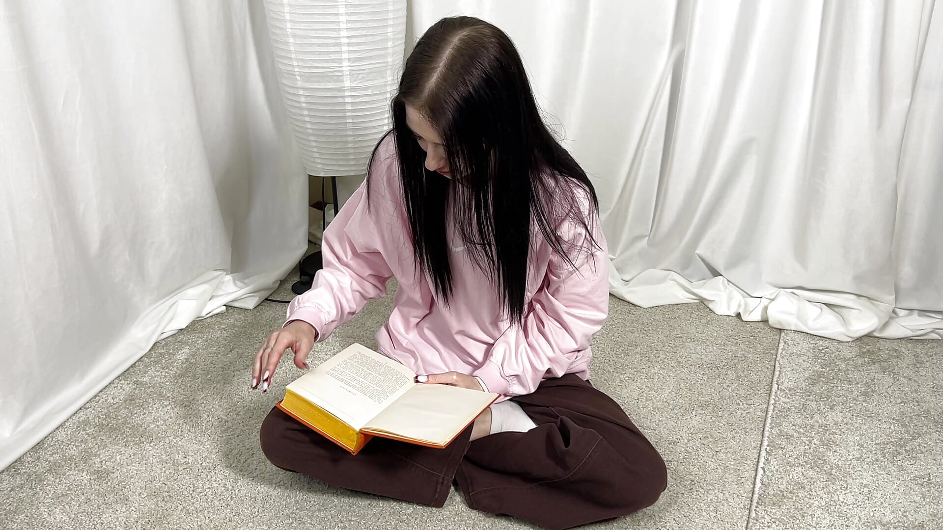 Let's keep the intrigue - video by WeiSahni cam model