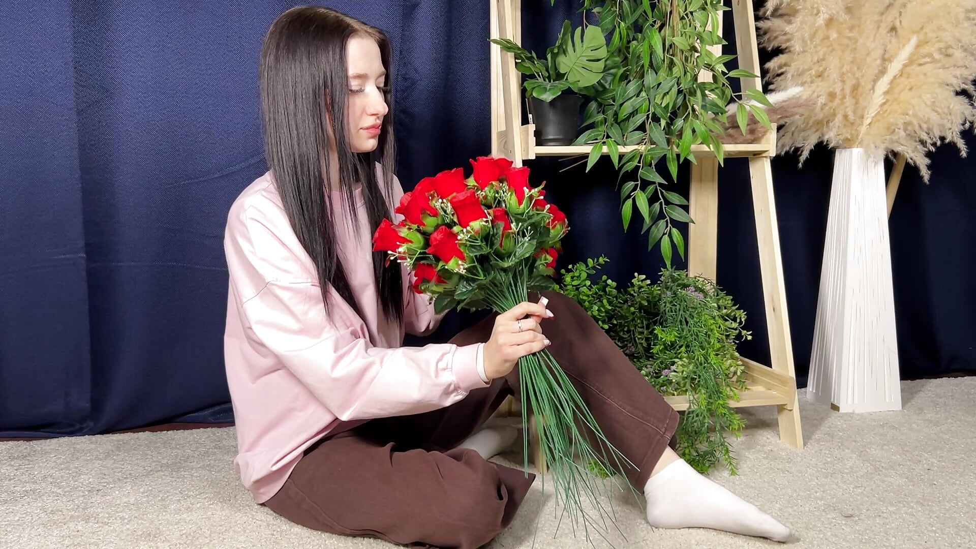 Tender touches - video by WeiSahni cam model