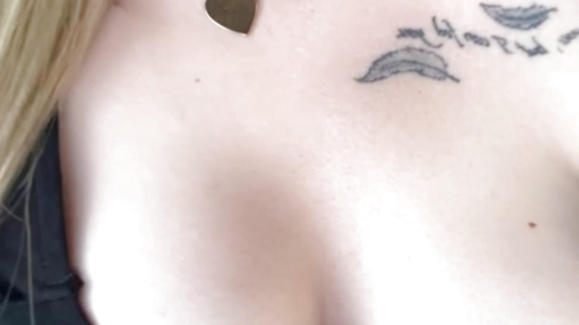 My boobies💋 - відео від вебкаммоделі KittenKarlla