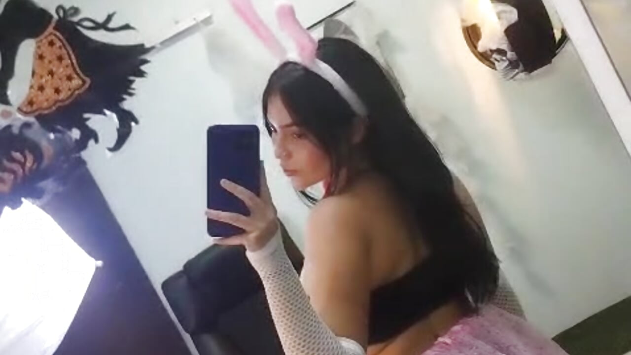 HALLOWEEN PINK BUNNY - video by annyfairy cam model