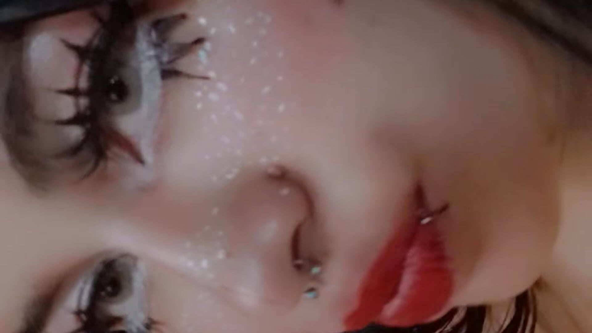 A sexy doll — filmik Magic_Alicee_, modela(-lki) na kamerkach