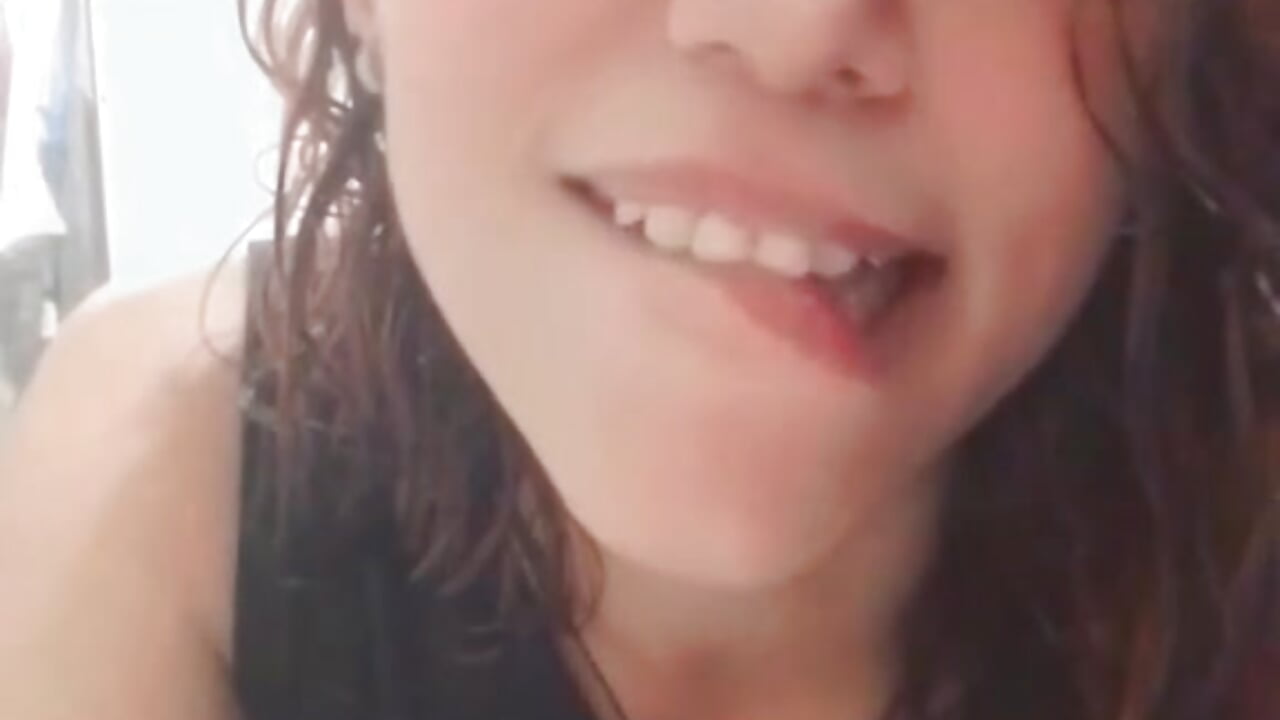 hola - video by Yanananyx cam model