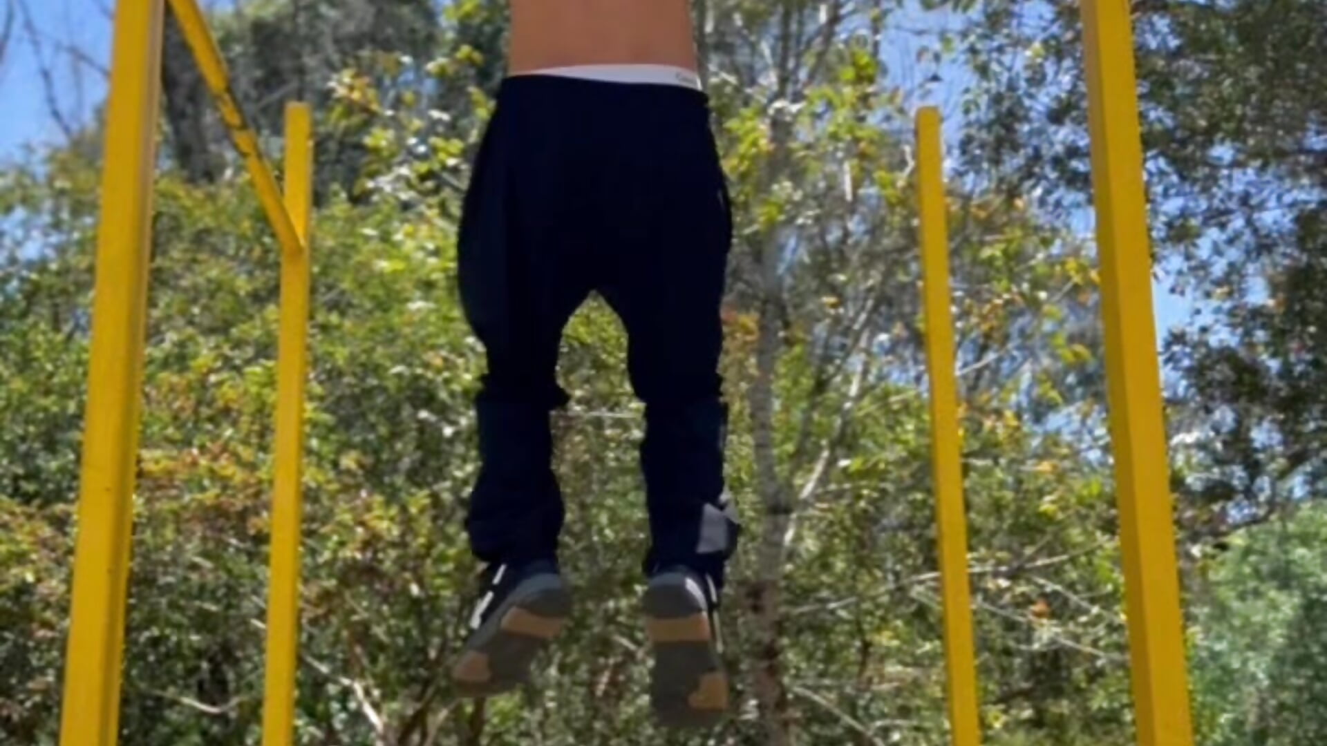 Back - video by JUSTIN_JHONS cam model