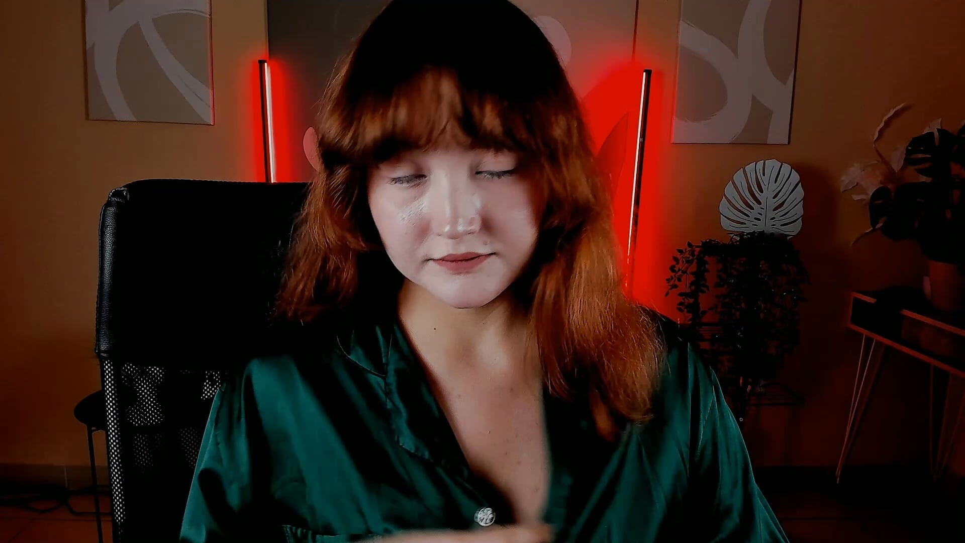 flirting? - video by CiriceFreeman cam model