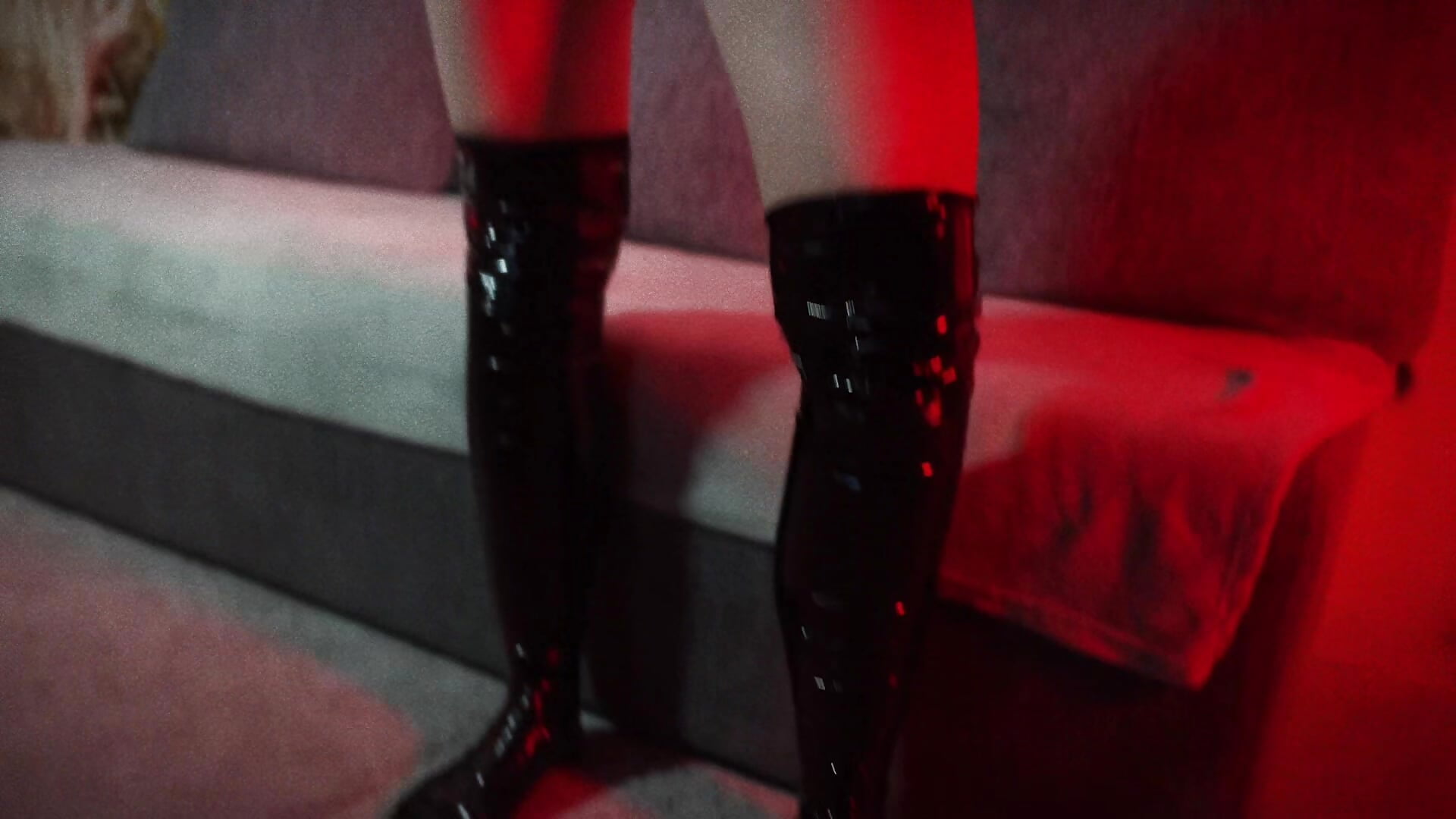 obey - video oleh AriaThorn kamera model