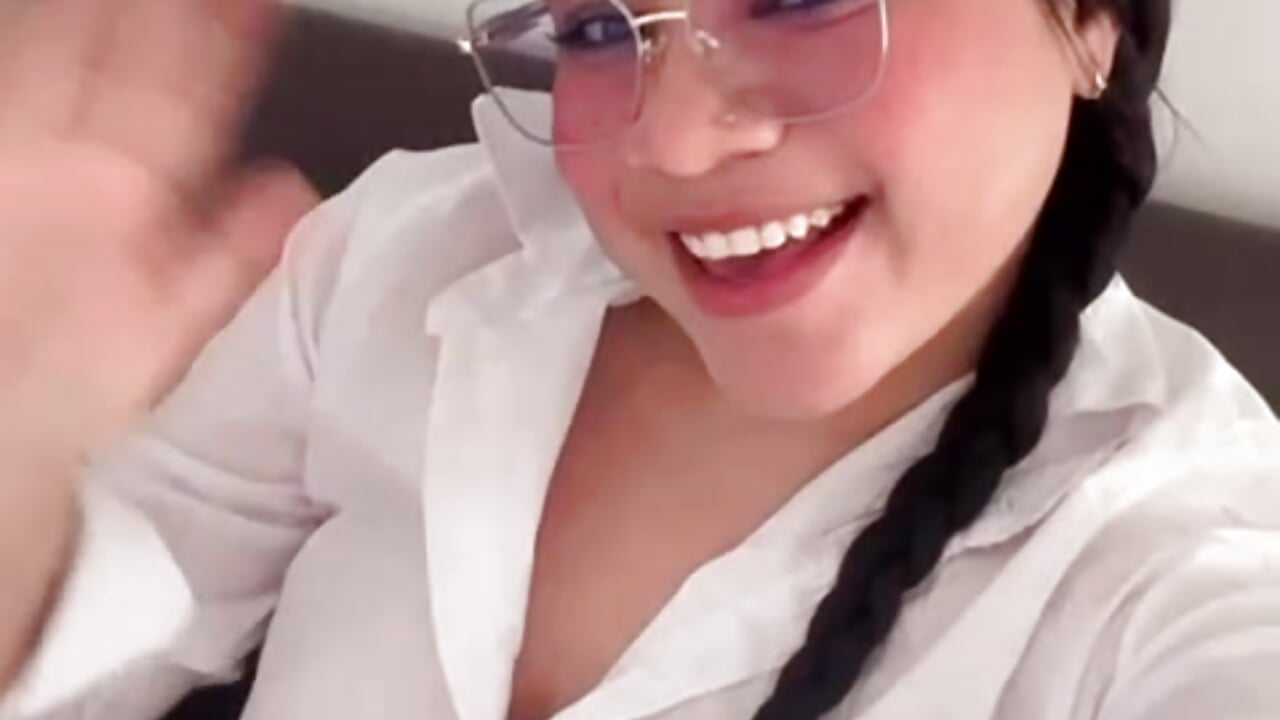 i am hot in this moment ... 🫦😈 - video by MelissaHex cam model