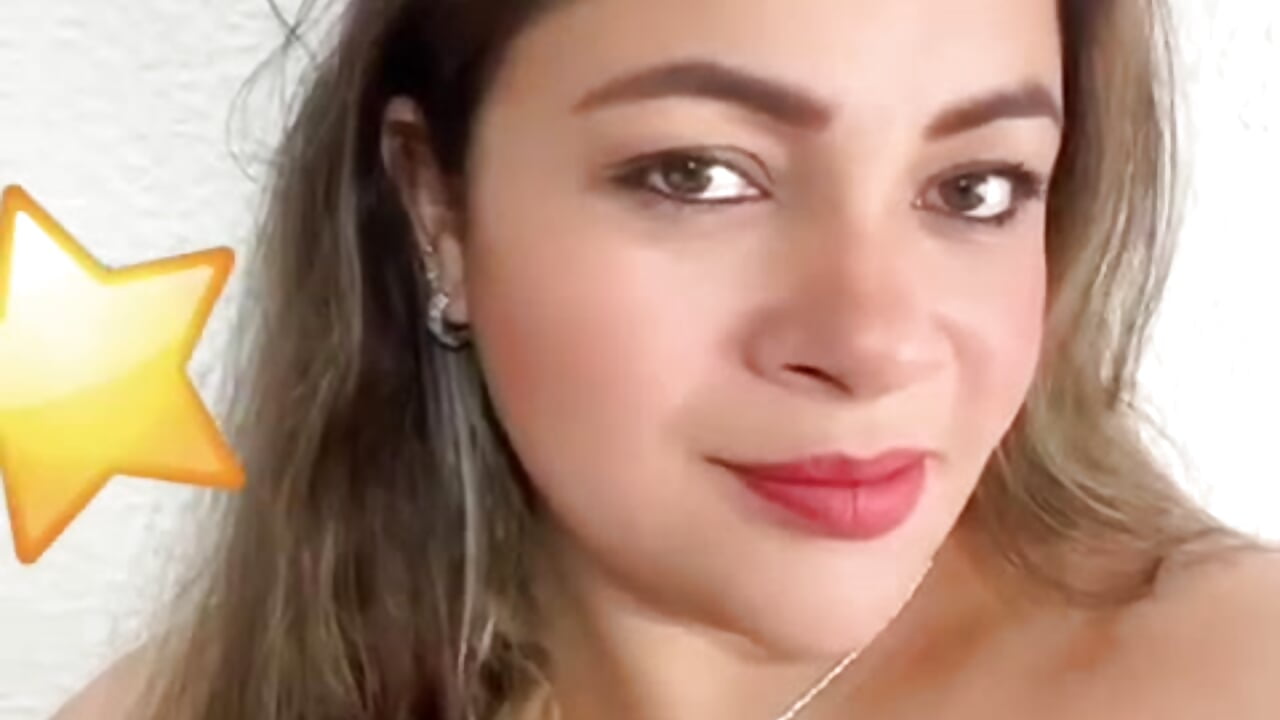 WhatsApp Video 2025-10-22 at 10,17,44 AM - video by Kristalnoa cam model