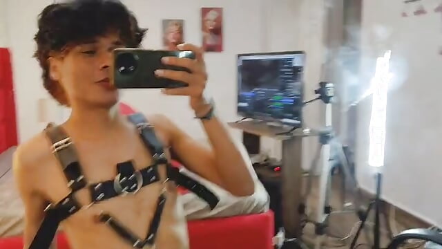 Ready? 😈 - video by RonaldThompson_ cam model