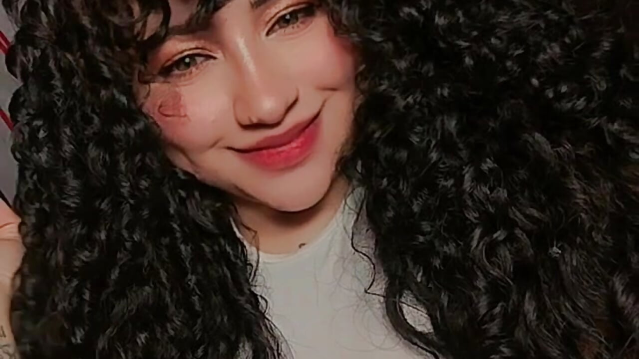 My hair 😍 - video av criiis_laurenss cam model