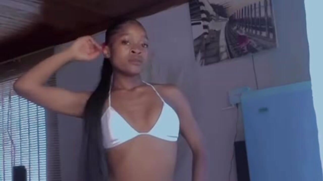 1000119564 - video by Thatgyellabby cam model