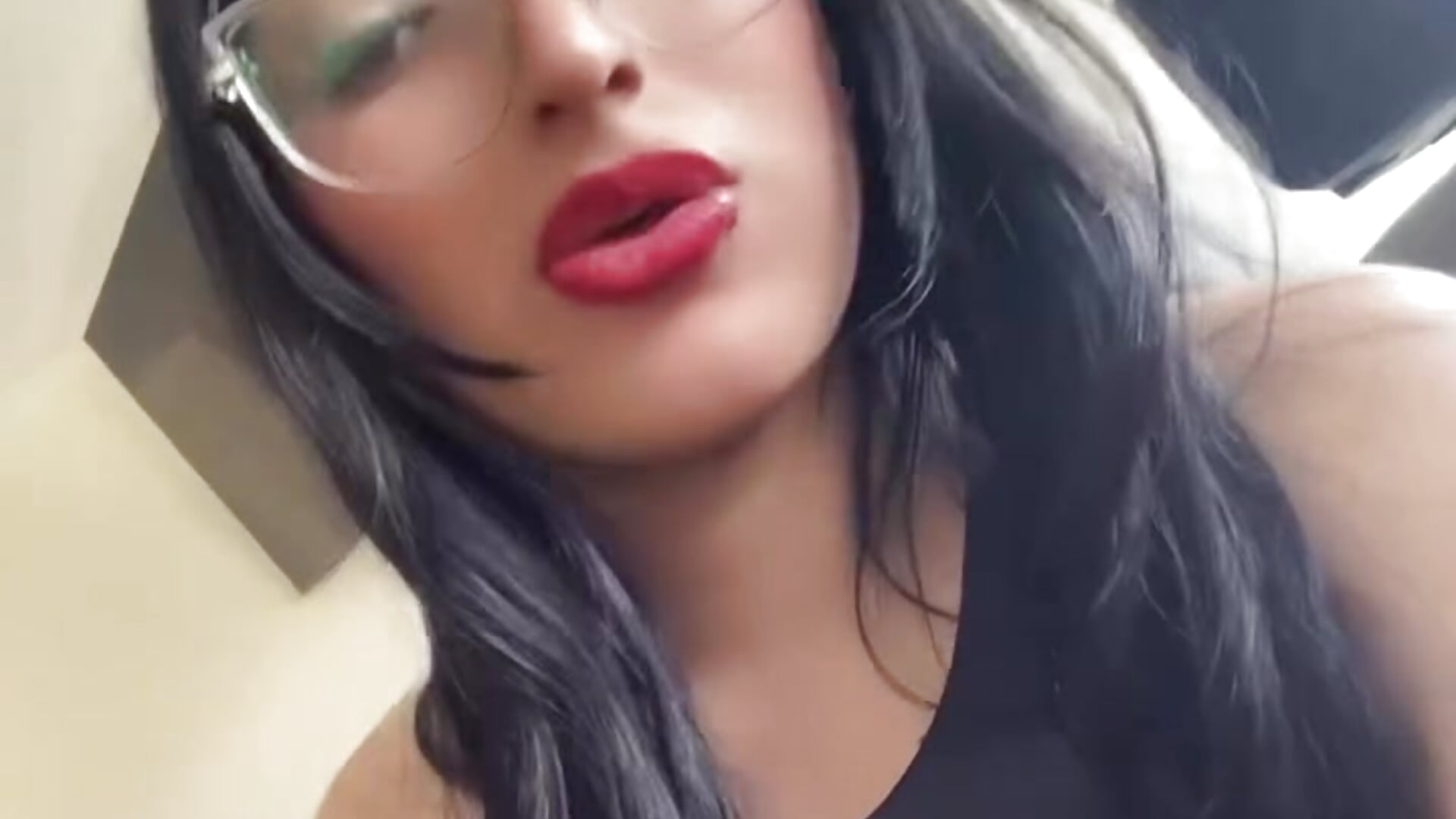 ♥️ - video by Sophiahilt0n_ cam model