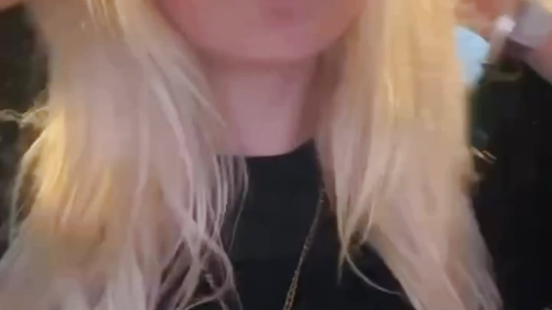 It's me - video by RosalindIsome cam model