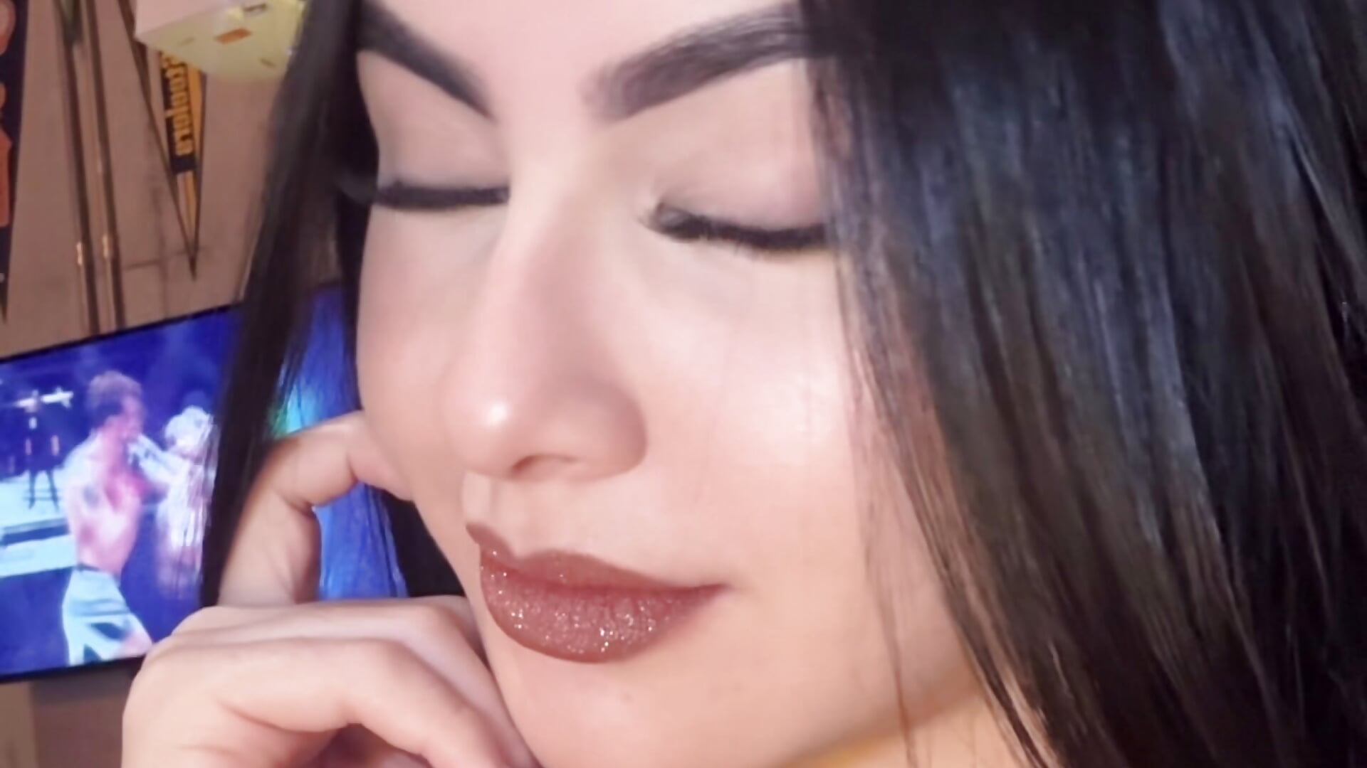 Night + cocktail 🍸👸🏻💋 - vídeo de la modelo de cam IslaCole