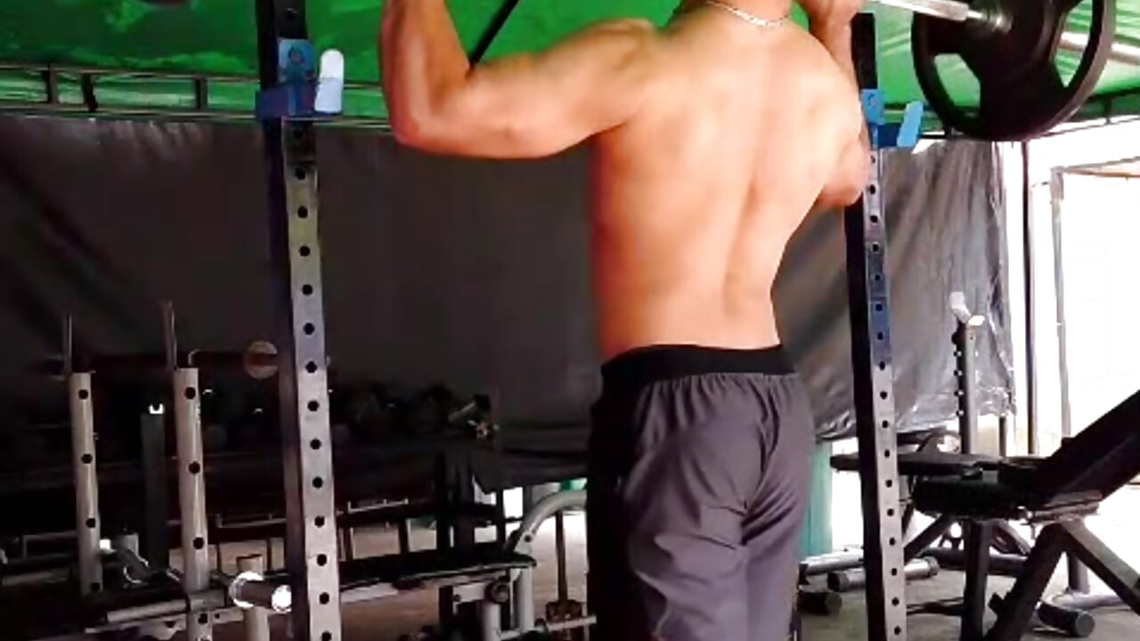 Training for ever 💪🏽💪🏽 - video by PrimalDante cam model