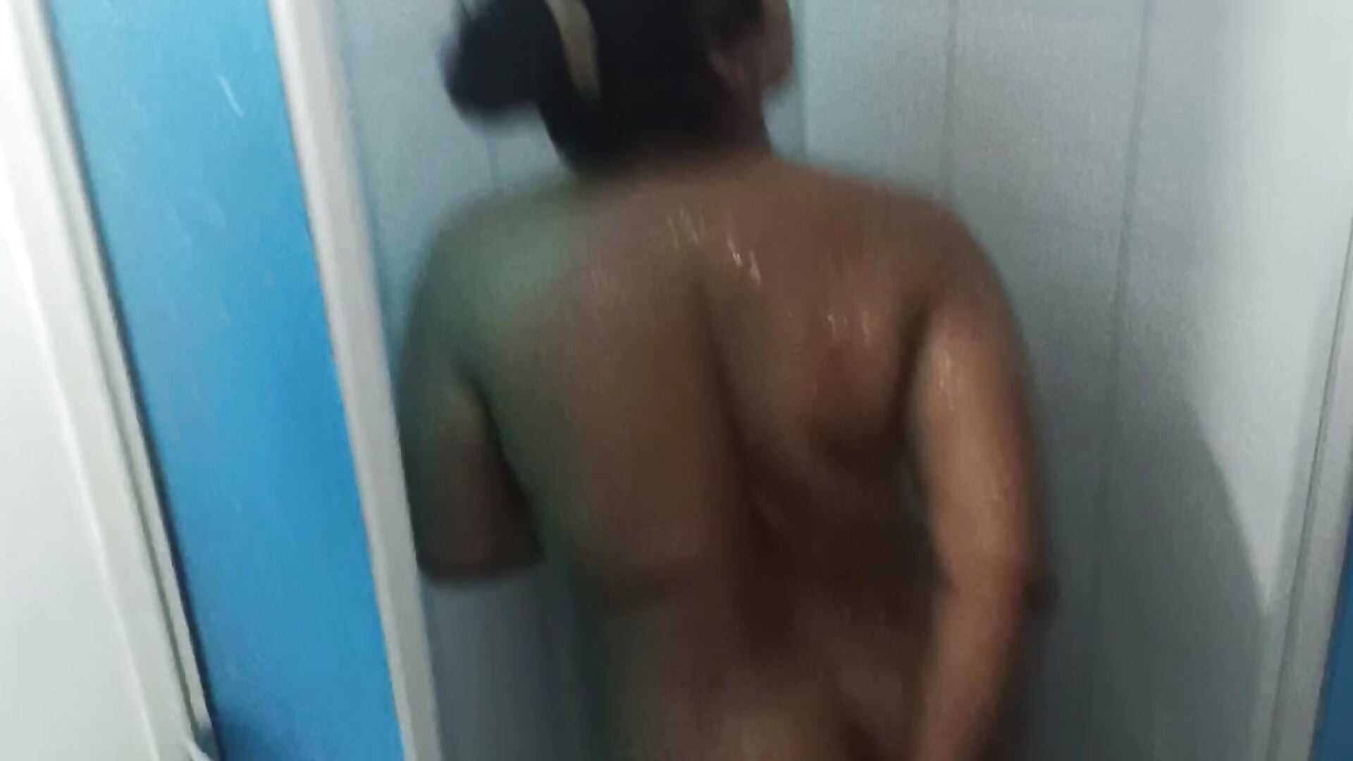 Taking a bath - video by marimar_24 cam model