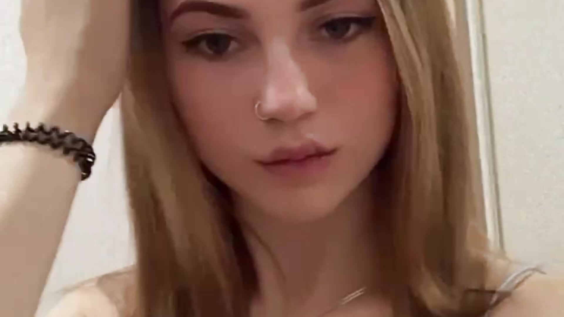 how are you? 😏 - video by Ilussionmoon cam model