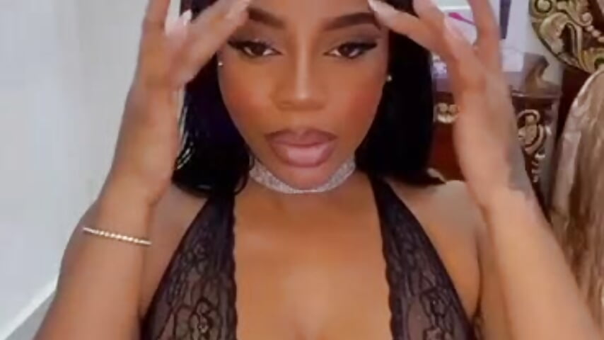 DO I LOOK GOOD FOR YOU BABY? - video by loana_vegas cam model