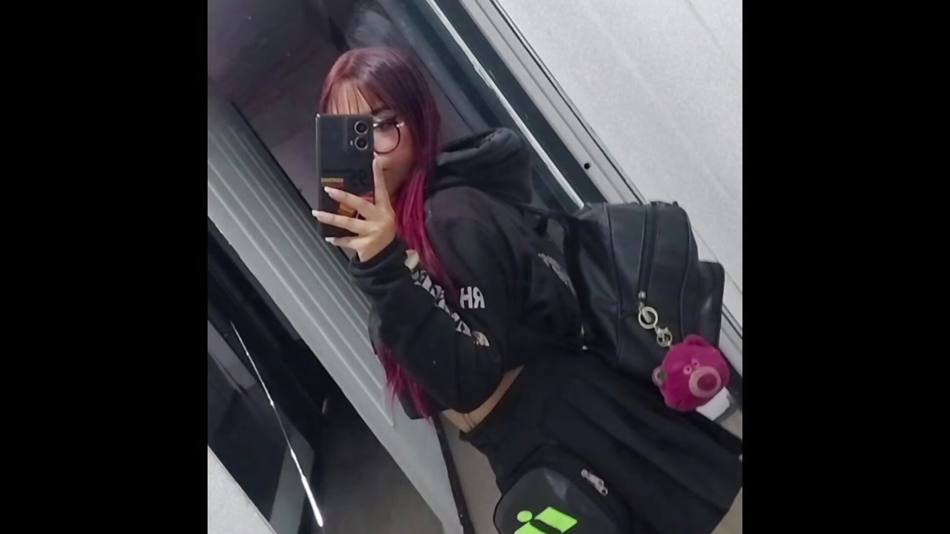 Do you like my motorcycle riding gear? - vídeo de la modelo de cam LittleNathy_