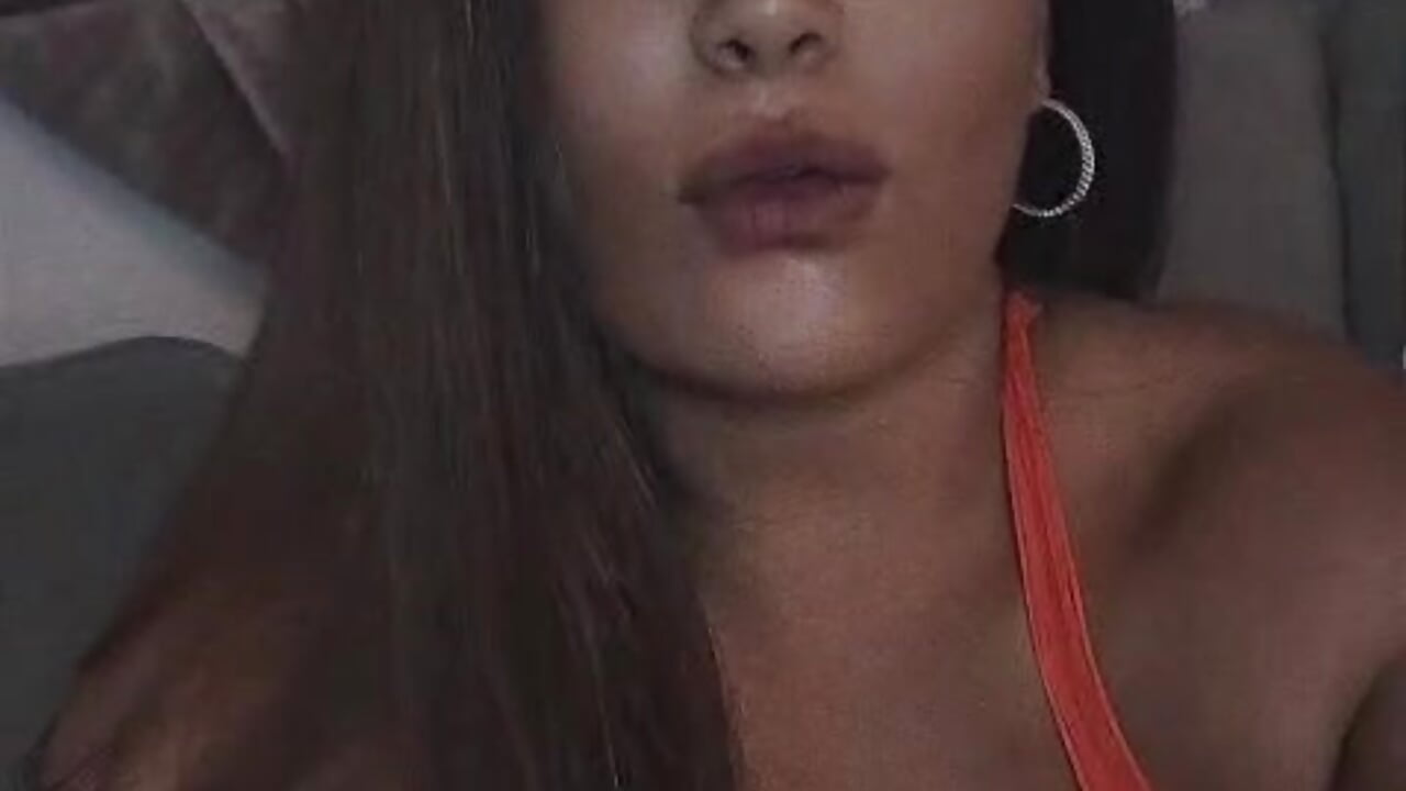 Hiii - video by BubblesLovexox cam model