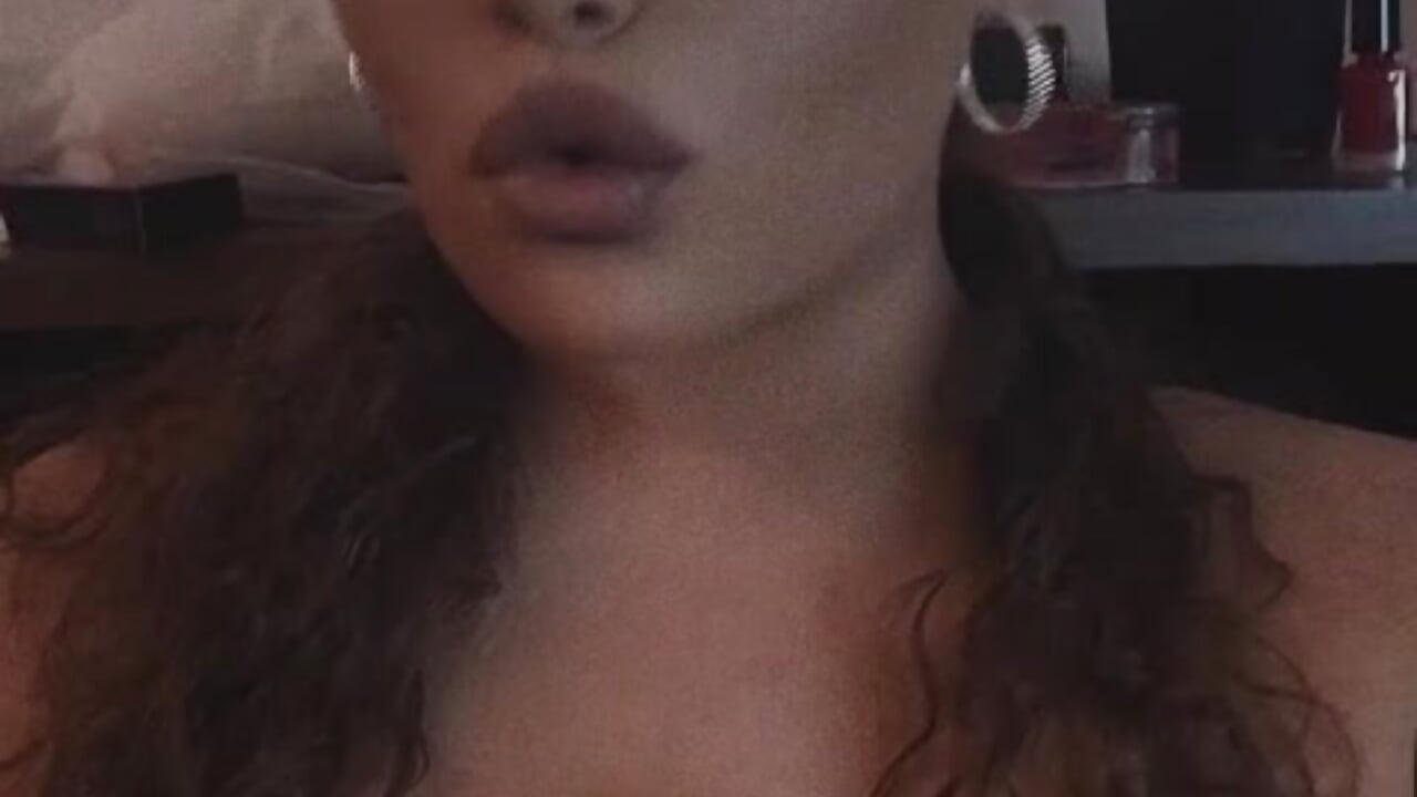 ;))) - video van BubblesLovexox cam-model