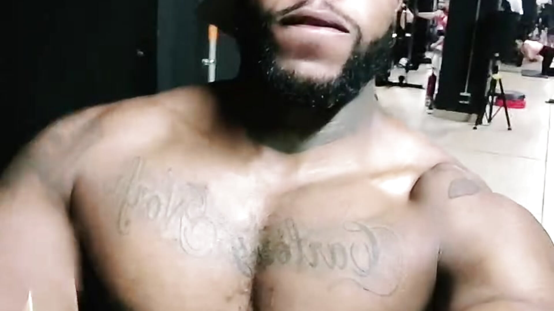 1000013646 - video by elbigmore cam model