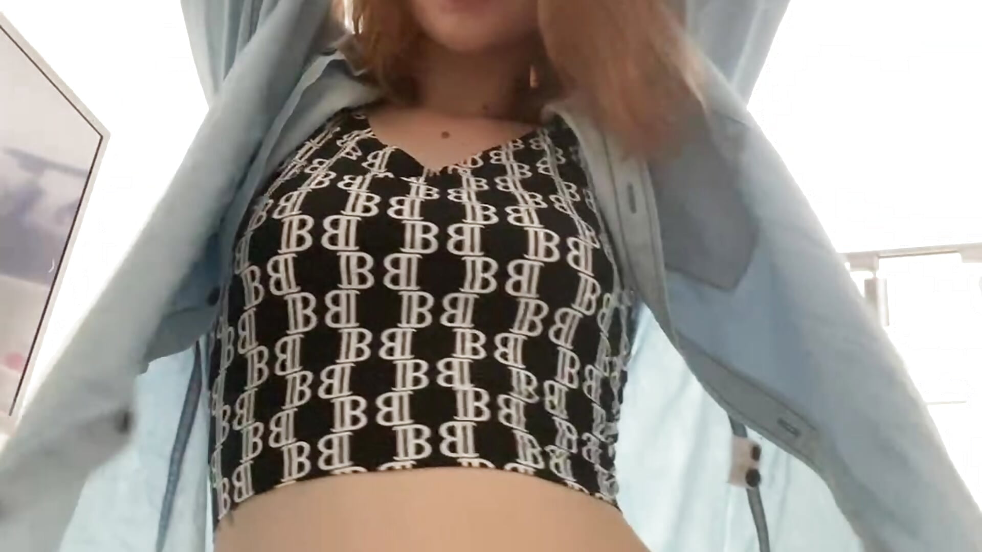 something cute<3 - LoraPuffs 캠 모델의 동영상