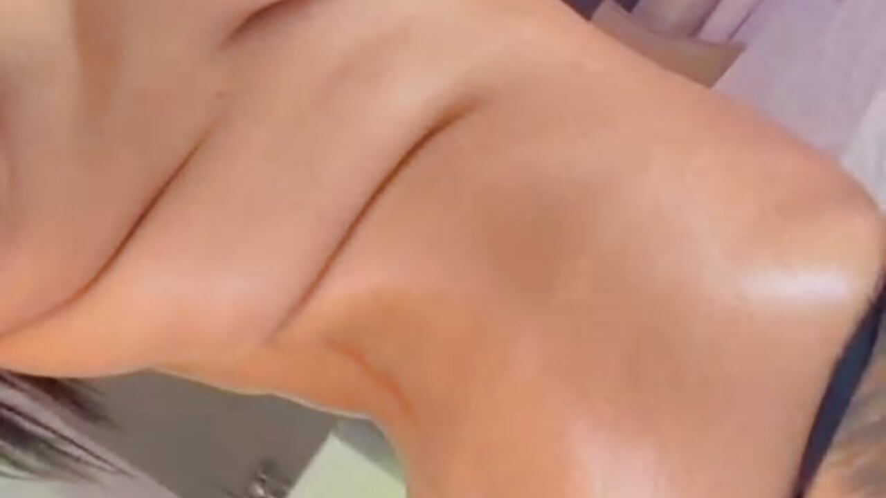 SEXY OILY LATINA BODY🫦