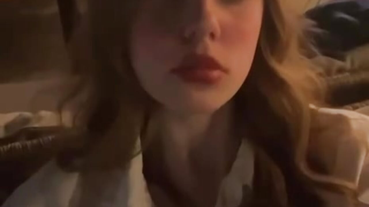 <3