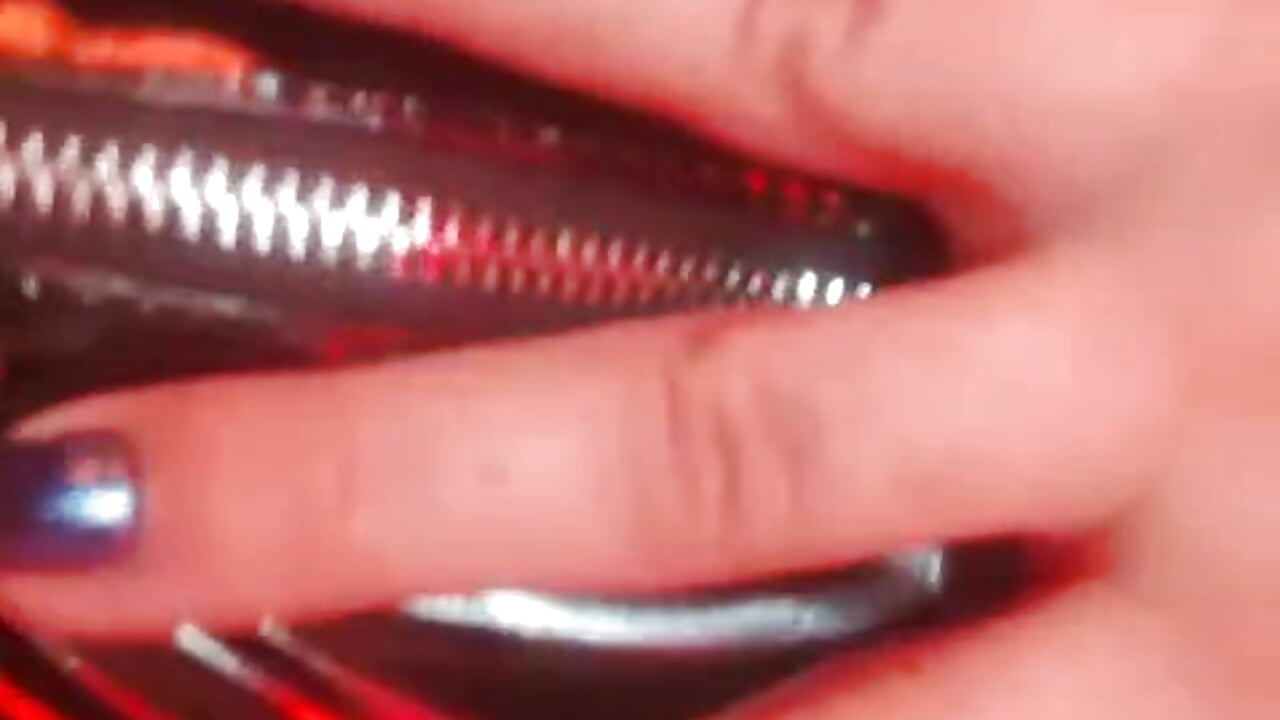 look Whats under this new oufit! - video by AshGraven cam model