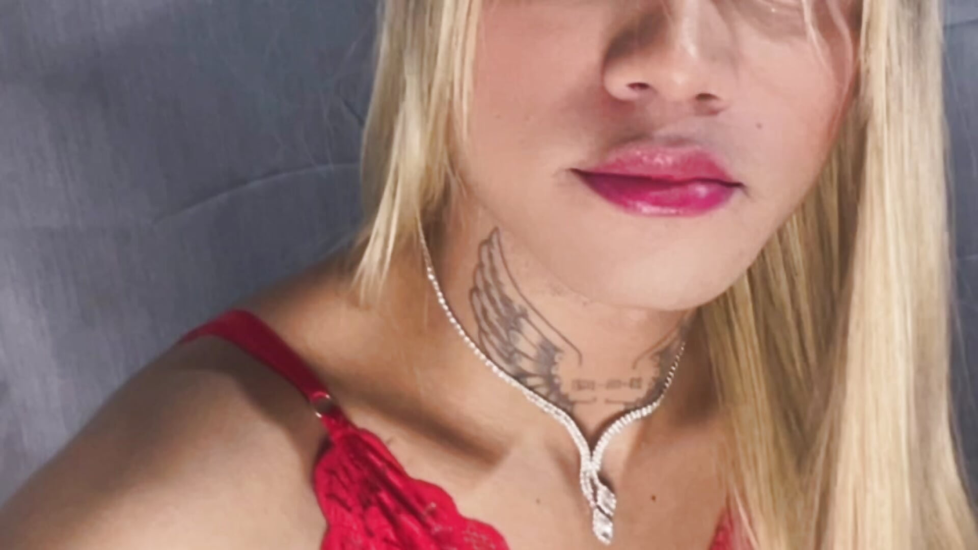 I am a very accommodating and affectionate sexy girl - video by Hansell_francheska cam model