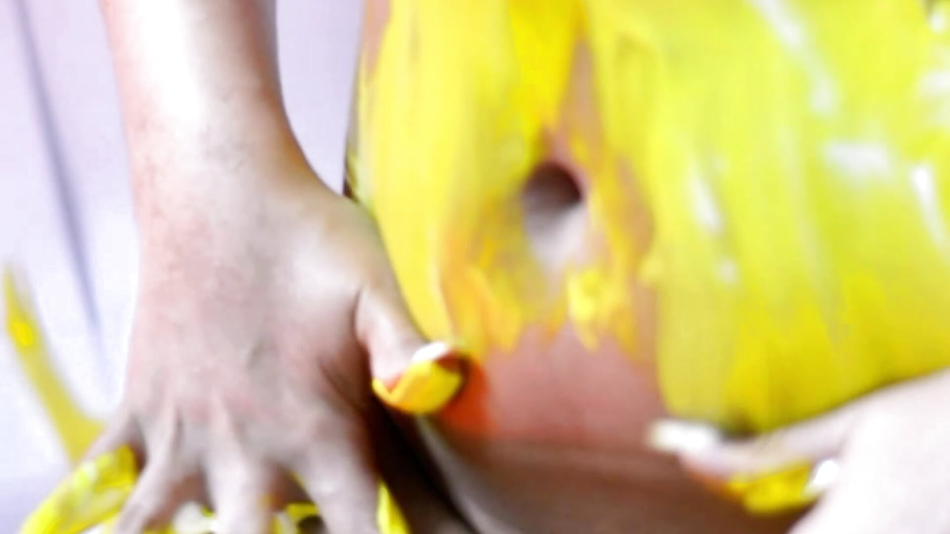 Paint me 💛🎨 - video by ISA_NIXON cam model