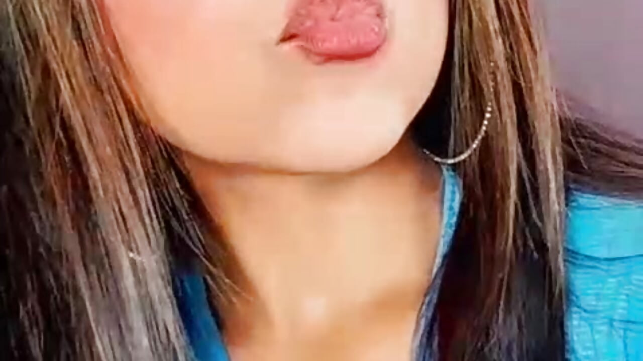 WhatsApp Video 2025-11-04 at 10,15,55 PM - vidéo du modèle de showcams hailey_bri