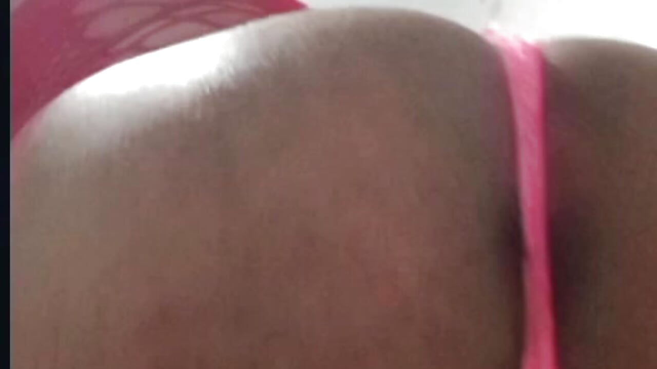 Mi rico culito - video PutativeDocent kameramallilta