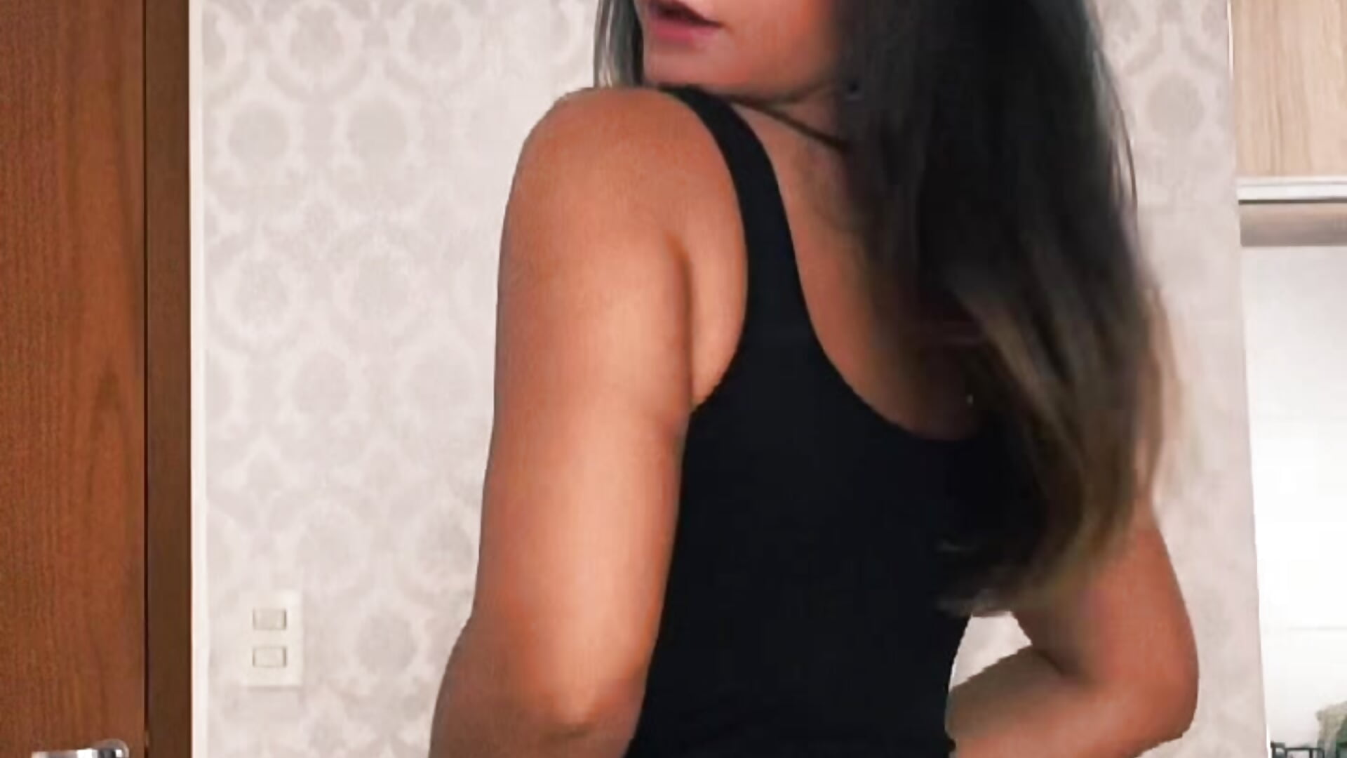 Misbehave Girl 🤤 - video by AISHALOVESGRINGOS cam model