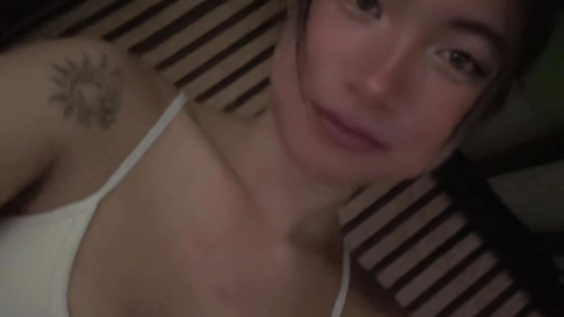 even its so hot still slay baby girl💅🥵🥰 - video av BigCockJade cam-modell