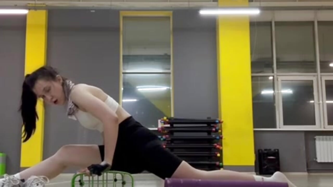 <3 - video by MerrillYeast cam model