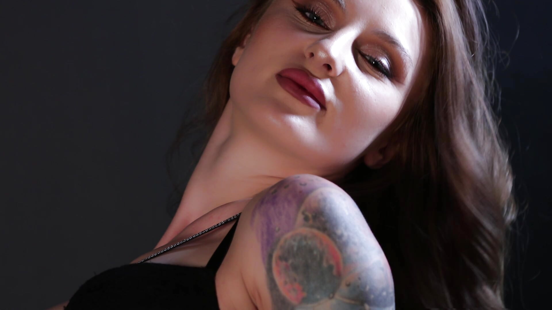 No nudity, just temptation. 🔥😜 - video by LilaStarr cam model