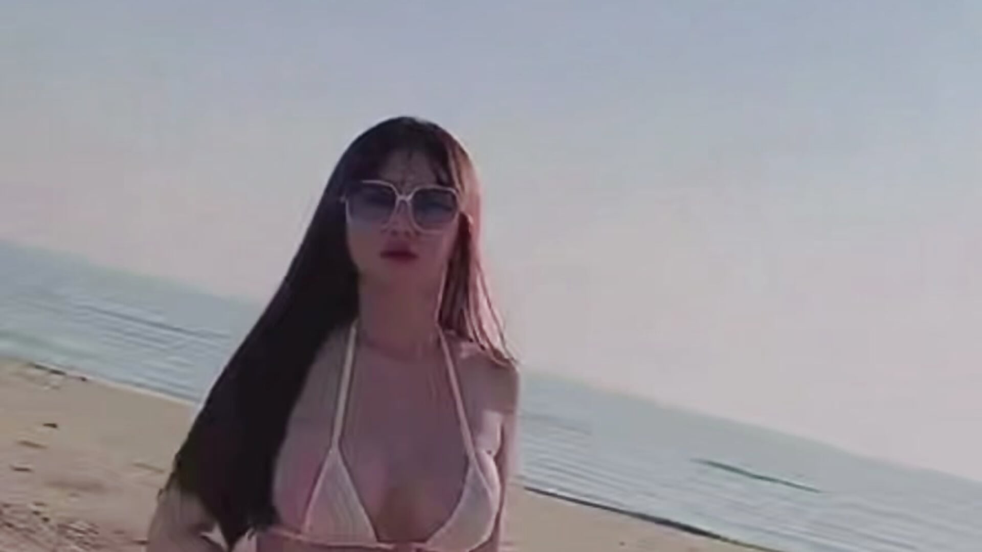 ScreenRecording_10-25-2025 21-06-18_1 - video by Birlin_mai cam model