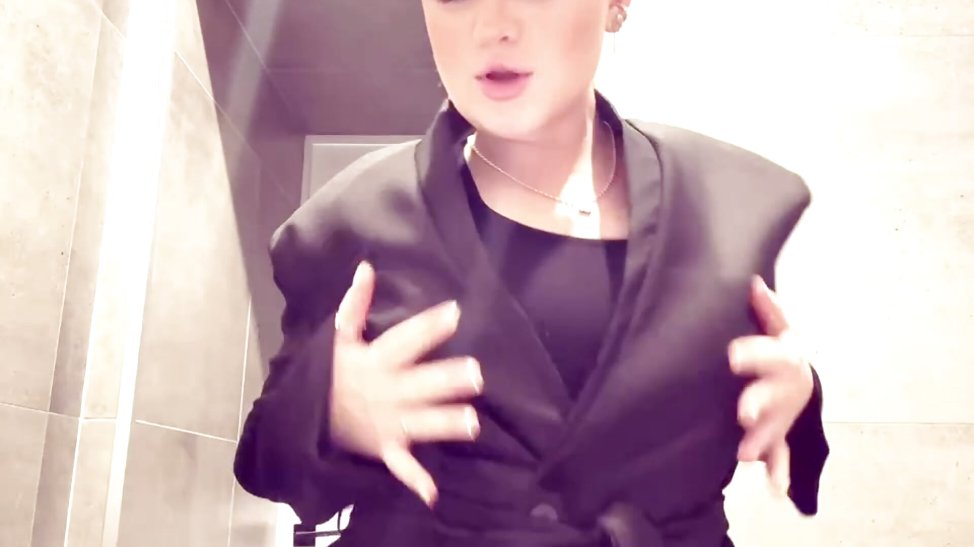 IMG_3532 - video by Susie_Porter cam model