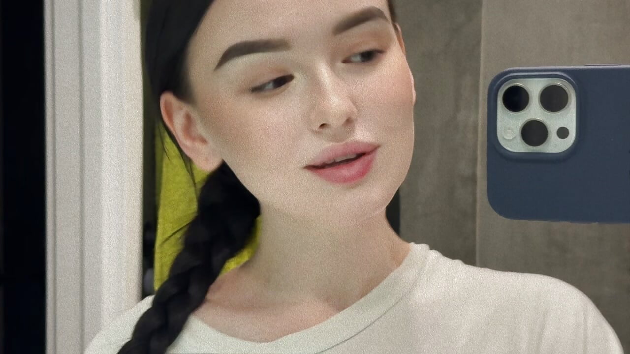 Simple me - video by IsabelBulfer cam model