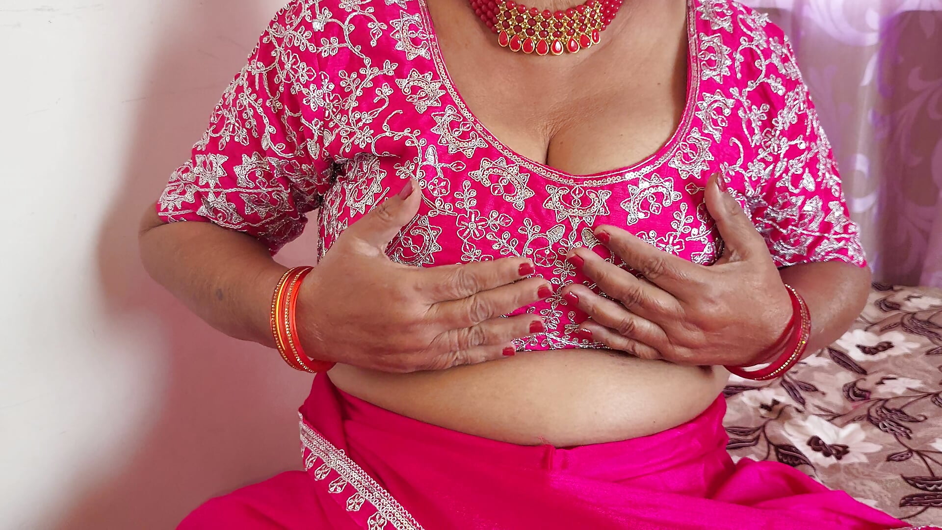 PINK SAREE - video TABOOBREAKERS kameramallilta