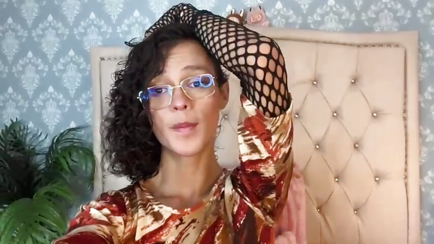 Welcome to the world of Indi 🔮🔥😍 - video by Indi_rave cam model