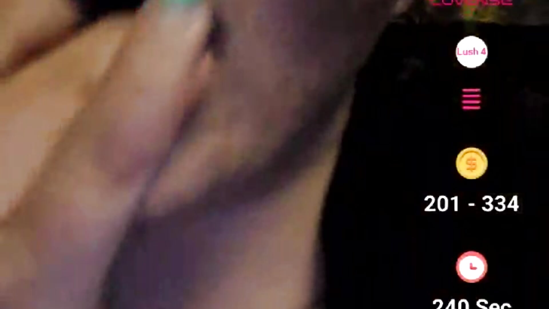 Huge risky squirt on streer
