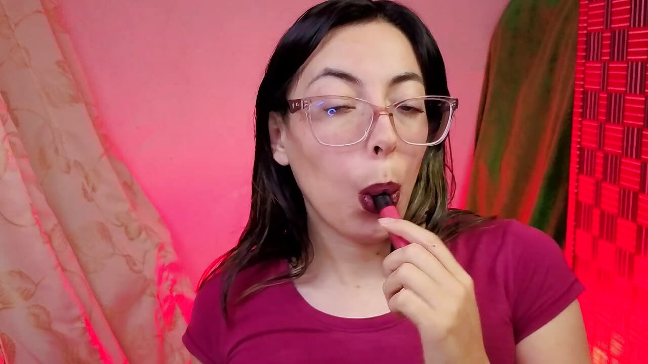 mmm what a sexy tongue  👌 – видео вебкам-модели zylla_storn