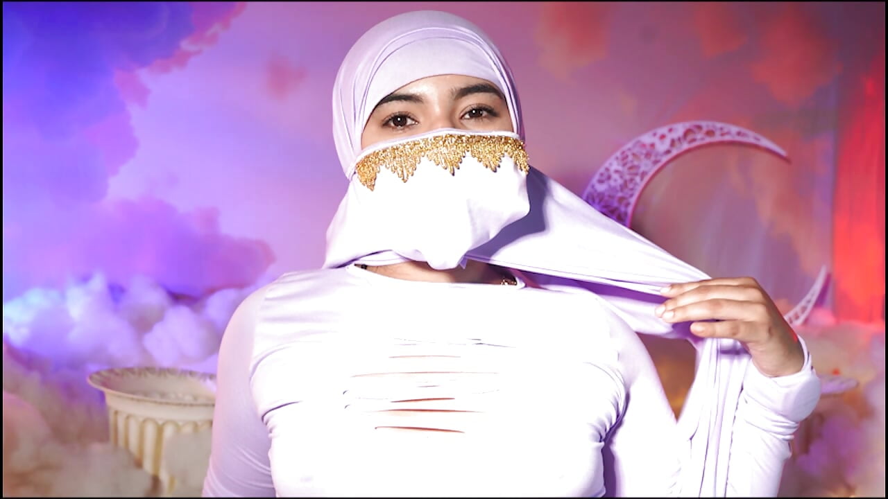 daddy´s girl arab - video by SaharaGoddess cam model