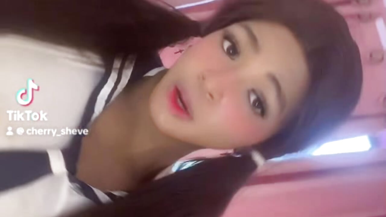 Good girl 🤗 - video van cherxyl_royal cam-model