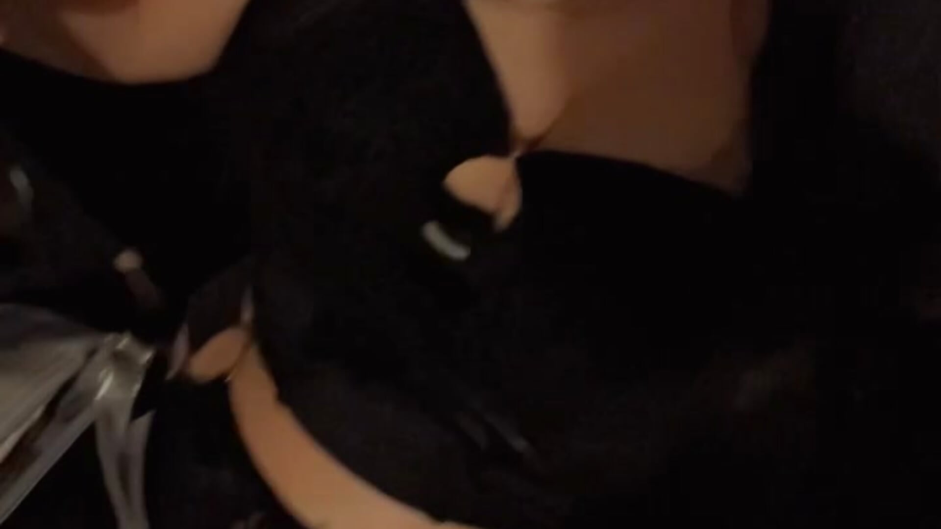 Sexy in black 🖤 - video by Lolaabunni cam model